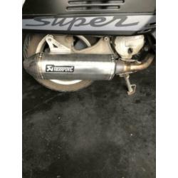 akrapovic vespa uitlaat origineel!