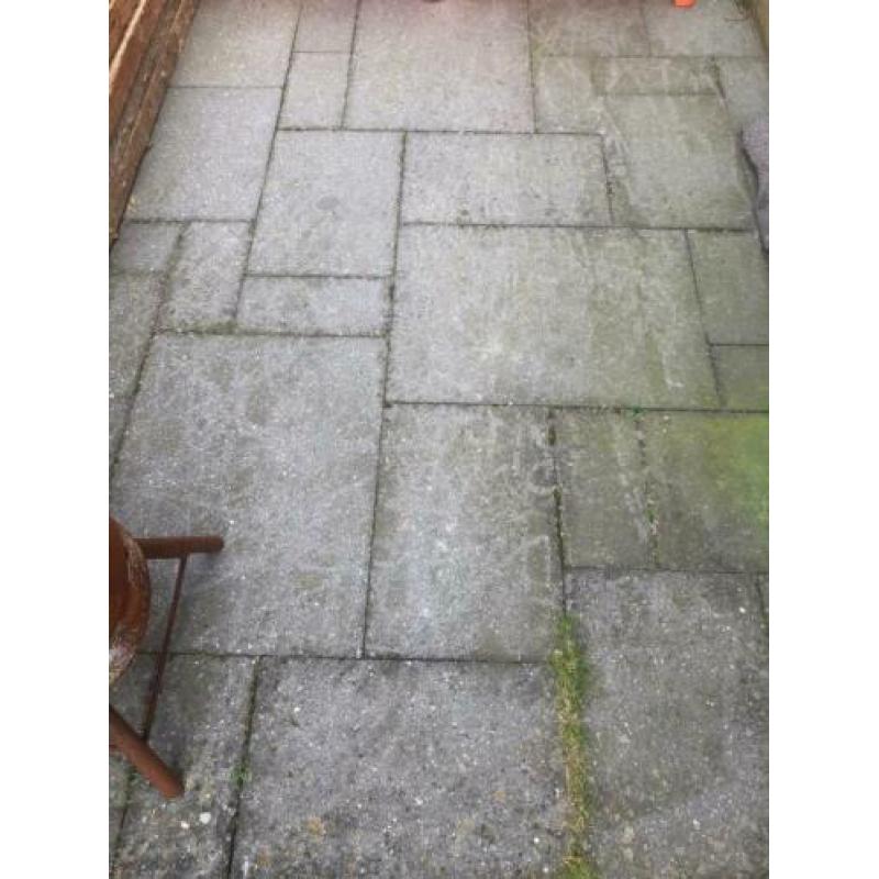Wildverband betontegels ca. 50m2 t.e.a.b