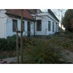 Te huur ;gedeelte woning