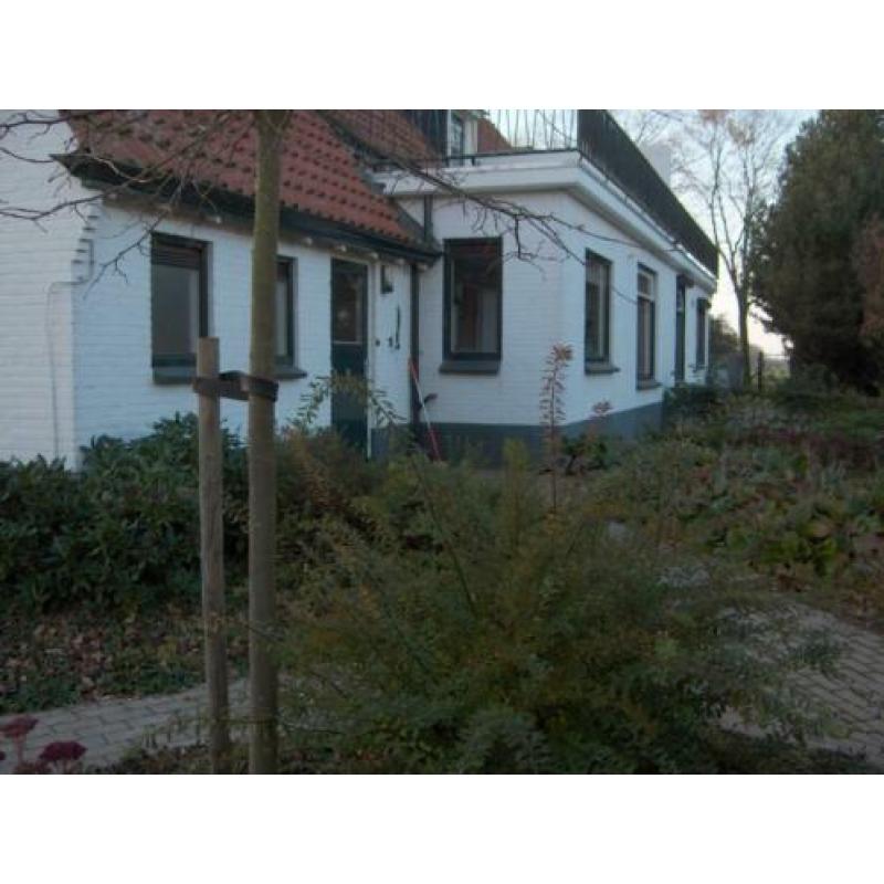 Te huur ;gedeelte woning