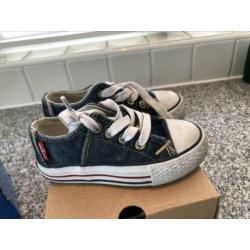 Sneakers Adidas, Nike, Levi’s maat 19,5, 21,22,25