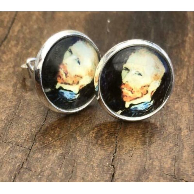Aparte oorbellen met werkjes Vincent van Gogh €2 pp