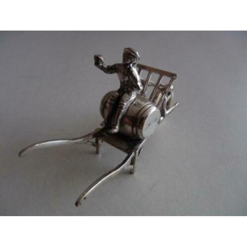 Miniatuur zilver AP6 kruiwagen +ton man zilveren miniaturen