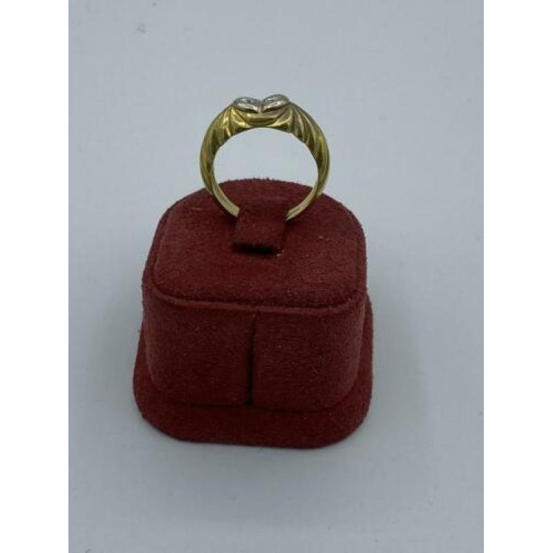 18 karaats gouden dames ring met 2 diamanten