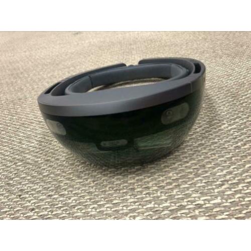Microsoft HoloLens (developer edition)