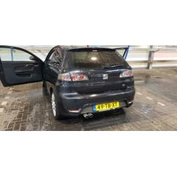 Seat Ibiza 1.9 FR TDI 2006 Zwart 200PK