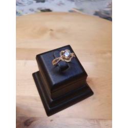 14k dames ring maat 18 met zirkonia