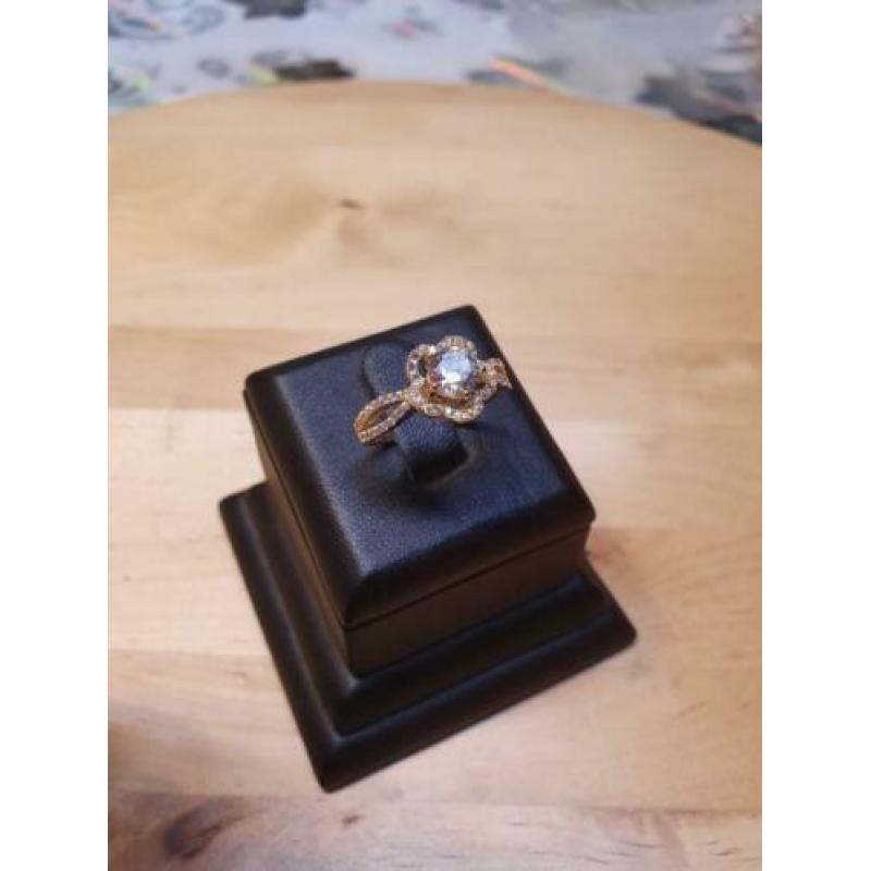 14k dames ring maat 18 met zirkonia