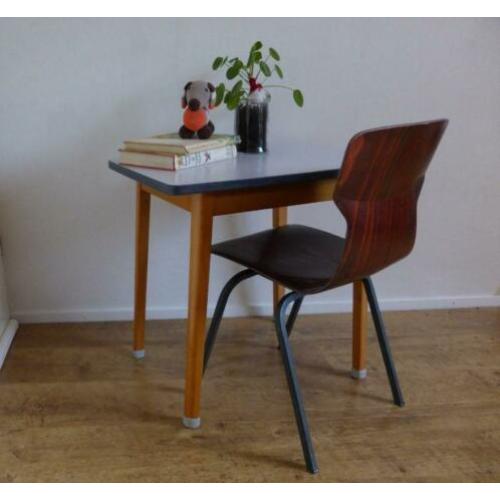 Vintage, kinder tafel met stoeltje, Eromes, retro