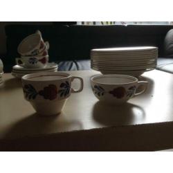 Boerenbond servies borden theekommen en koffiekop en schotel
