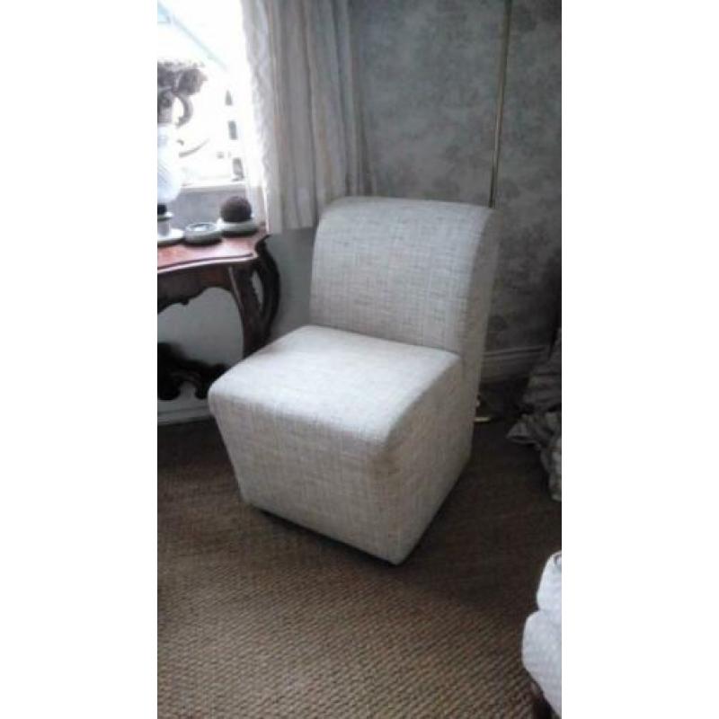 4 prachtige eetkamerstoelen