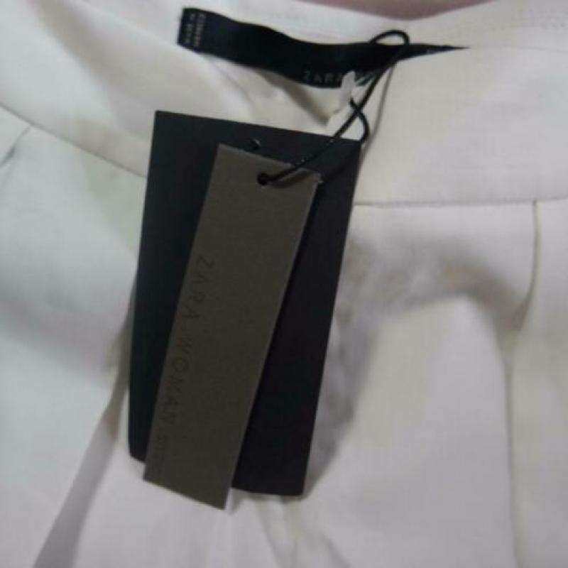 Witte nieuwe 3/4 broek.Hoog in taille.Mt S.Merk Zara Woman