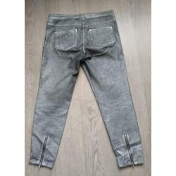 H&M zilverkleurige jeans met ritsen maat 44