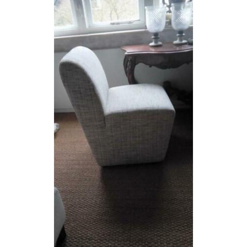 4 prachtige eetkamerstoelen