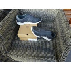 NIEUW Maat 46 Echt Leren Instap schoenen zijn van het merk:
