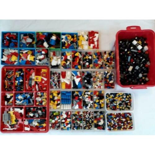 Grote partij lego met +/_1100 auto onderdelen