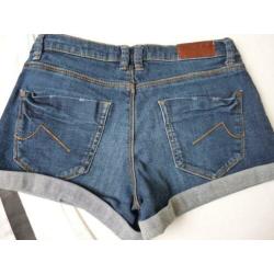 Leuk setje, korte broek met t shirt