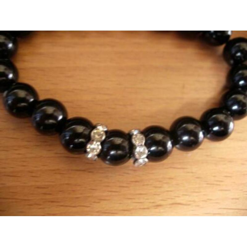 2 Leuke Armbanden met Zwarte en Grijze Glas Parels en Strass
