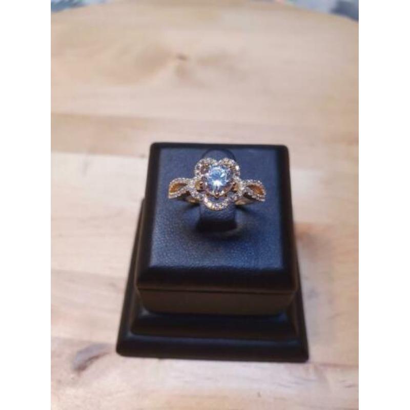 14k dames ring maat 18 met zirkonia