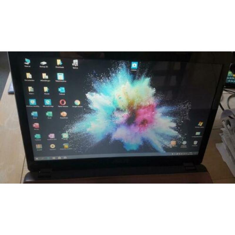 17 " Intel Core i3 2330M@2.2Ghz,64 bits. Bied vanaf €120,-