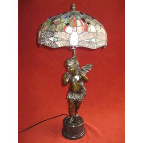 Grote bronzen beeld met Tiffanykap lamp engel in brons.