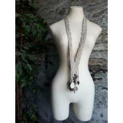NIEUW!!!! Bijzondere gehaakte ketting met bloemen en kralen