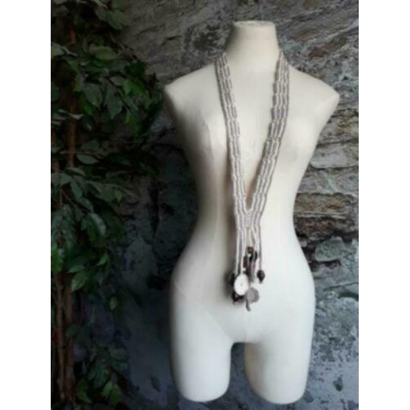 NIEUW!!!! Bijzondere gehaakte ketting met bloemen en kralen
