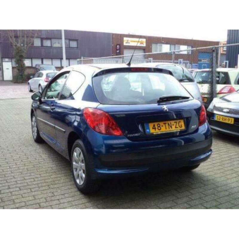Peugeot 207 1.4-16V X-line