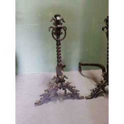 Stel grote Franse smeedijzeren vuurbokken, €150,-