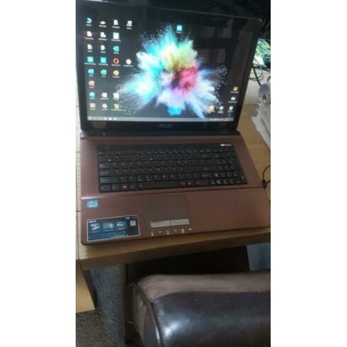 17 " Intel Core i3 2330M@2.2Ghz,64 bits. Bied vanaf €120,-