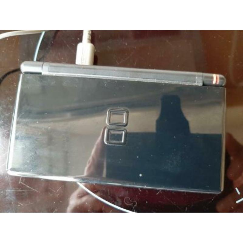 Zwarte Nintendo DS Lite met spellen