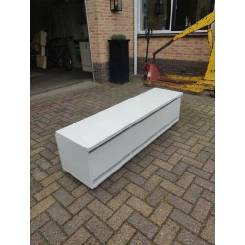 Tv kast bieden
