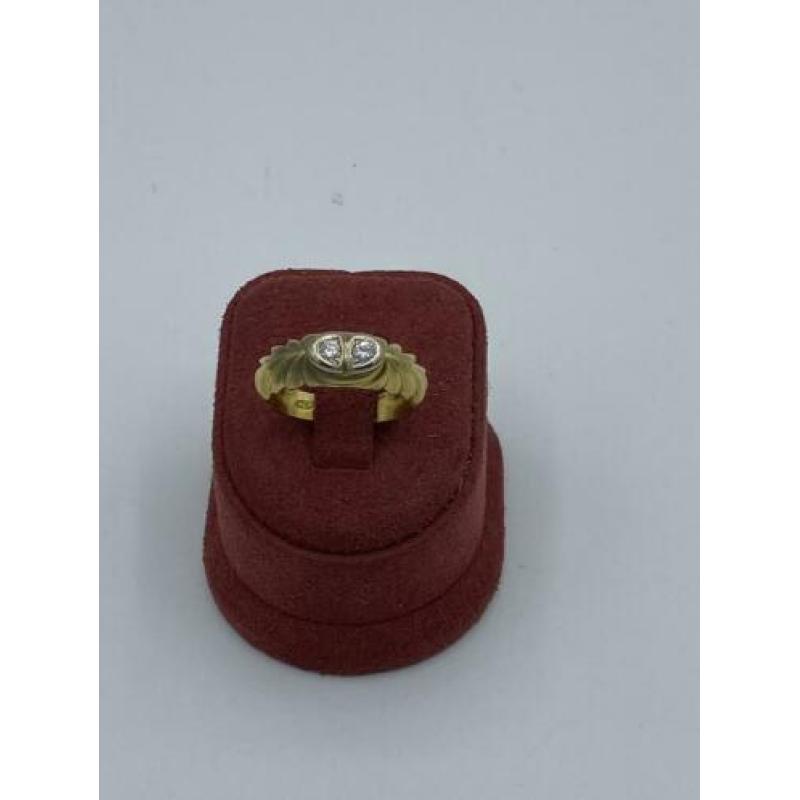 18 karaats gouden dames ring met 2 diamanten