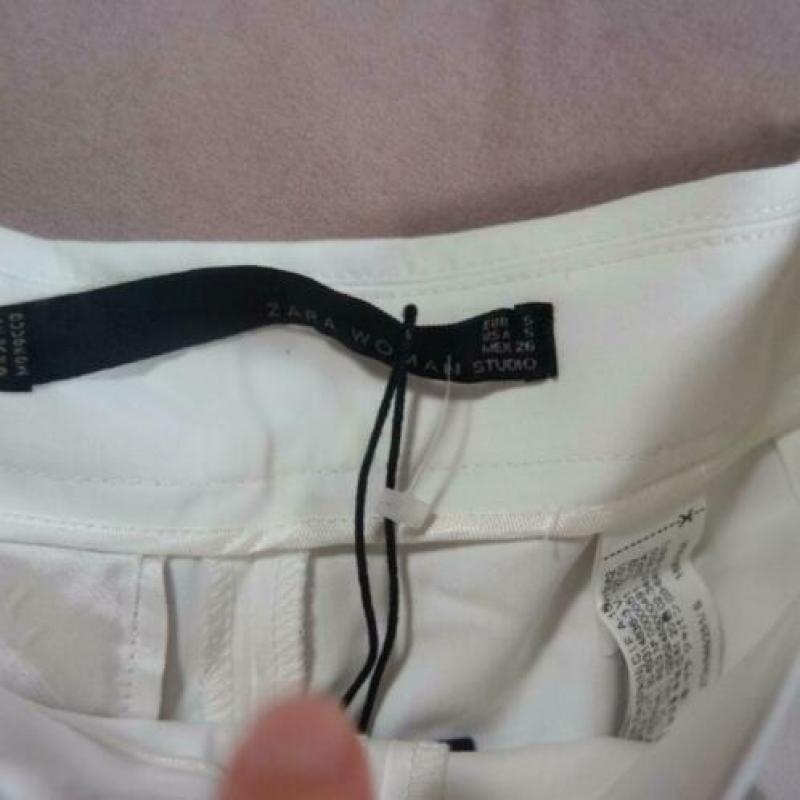 Witte nieuwe 3/4 broek.Hoog in taille.Mt S.Merk Zara Woman