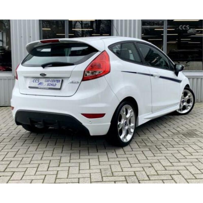 Ford Fiesta 1.6 135 PK, LEDER, ECC, PDC, STOELVERW.