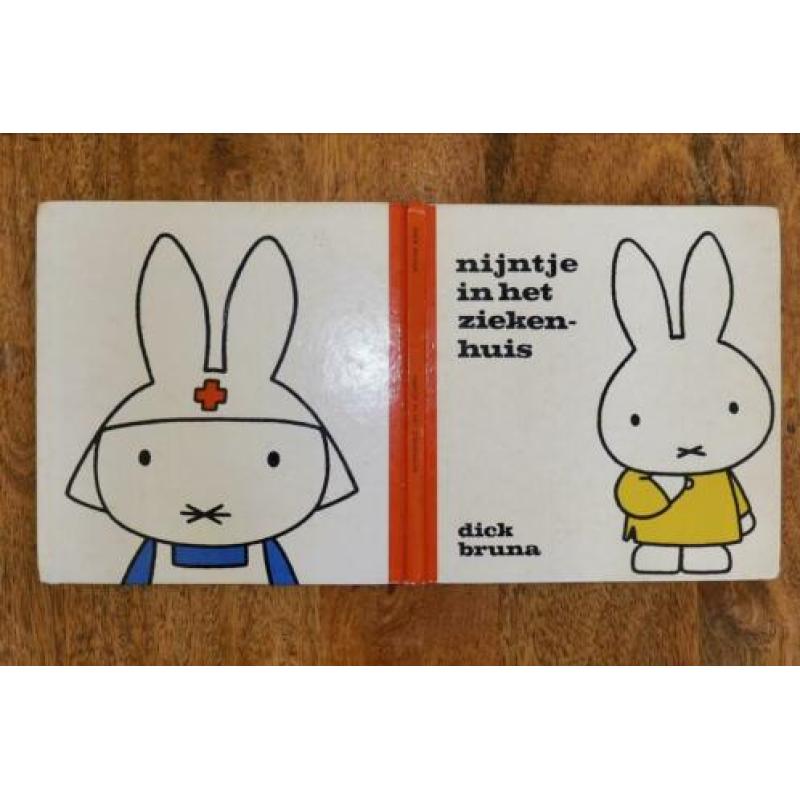 Nijntje boekjes.