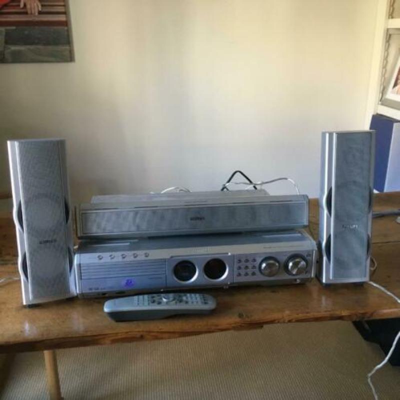 Philips MD5700D Home theater systeem en Sony stereo compact