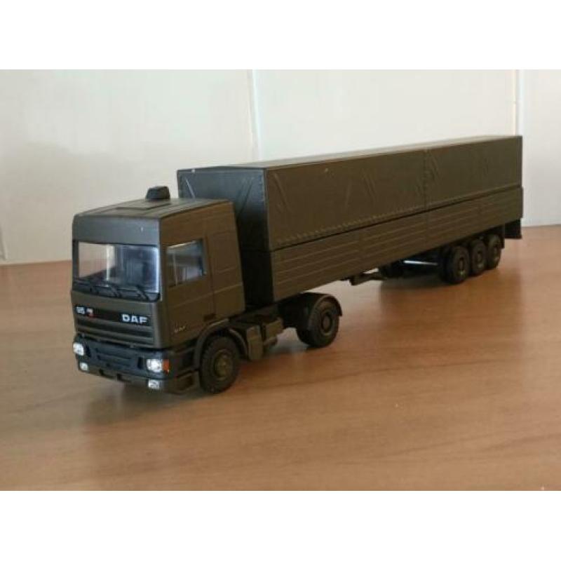 DAF95 space cab vrachtwagen van het leger