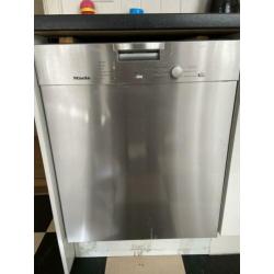 RVS Miele afwasmachine / vaatwasmachine - ca 5 jaar oud