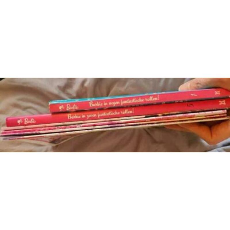 14 barbie 10 hardcover boeken 4 magazine in nette staat