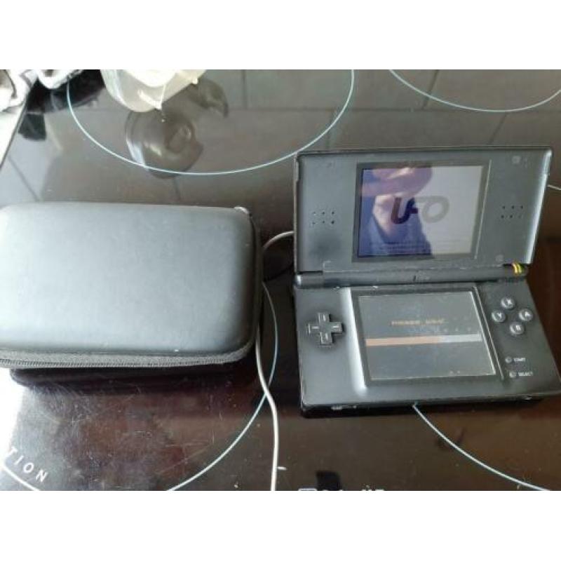 Zwarte Nintendo DS Lite met spellen