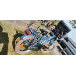 Blauwe 16 inch loekie explorer jongensfiets