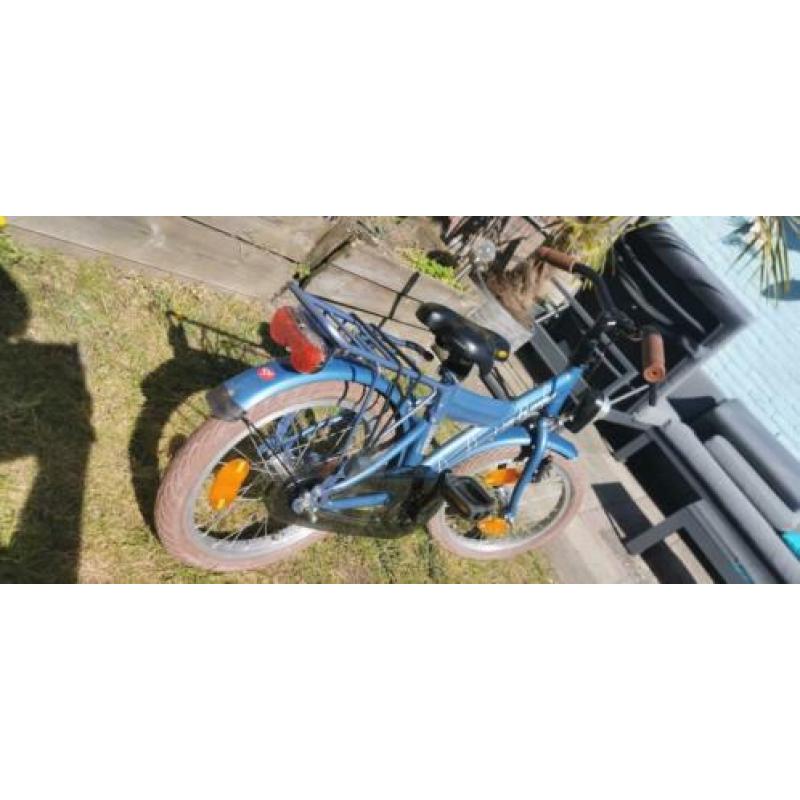 Blauwe 16 inch loekie explorer jongensfiets