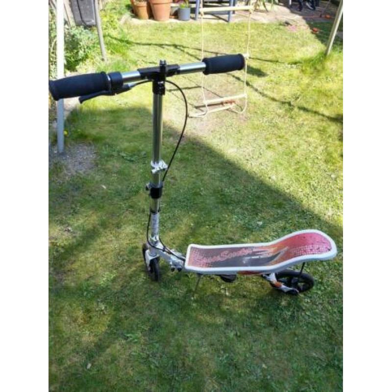 Nette Space Scooter, geen roest, weinig gebruikt