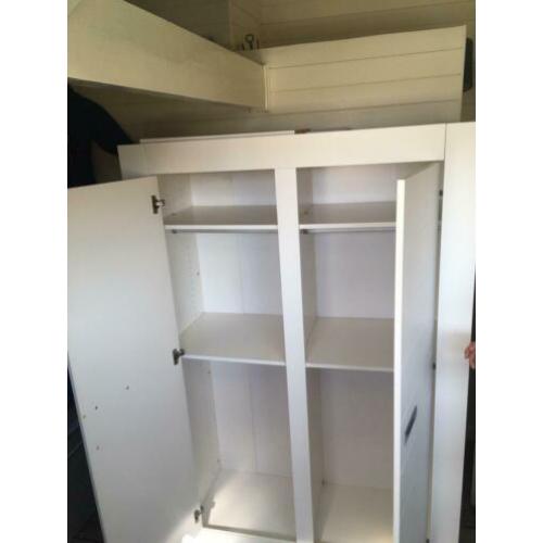 Complete baby kamer: commode, kast, bed + aerosleep matras