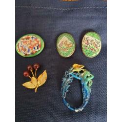 5 oude metalen broches