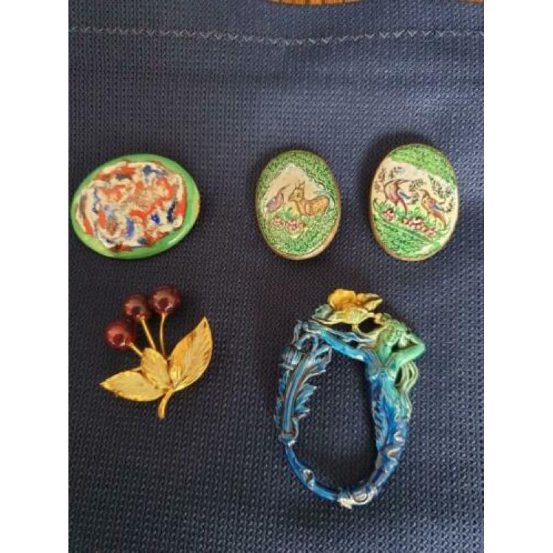5 oude metalen broches