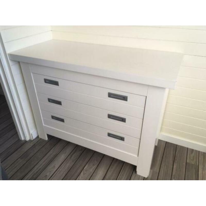Complete baby kamer: commode, kast, bed + aerosleep matras
