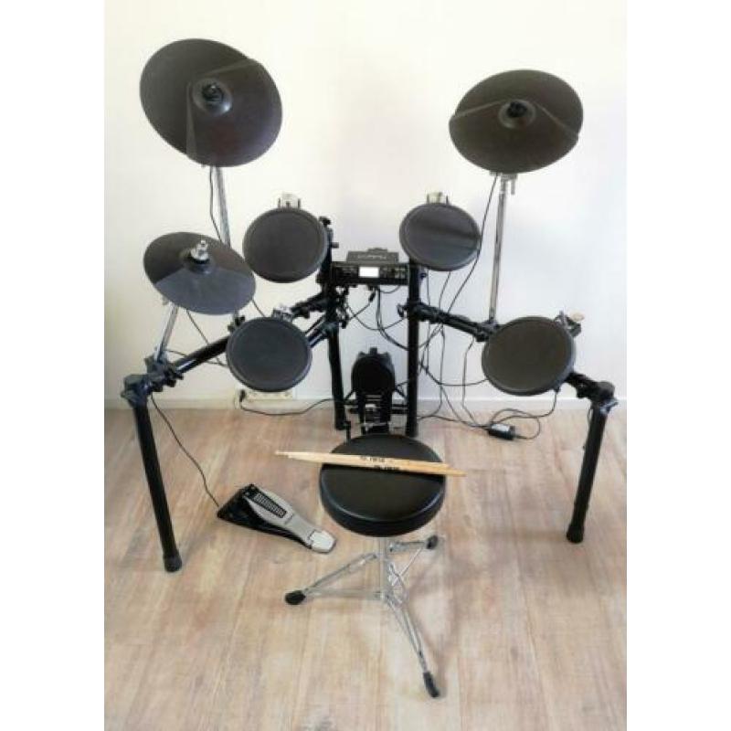 Roland TD-4 electronisch drumstel met percussie module