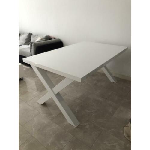 Hoogglans Eettafel X Poot
